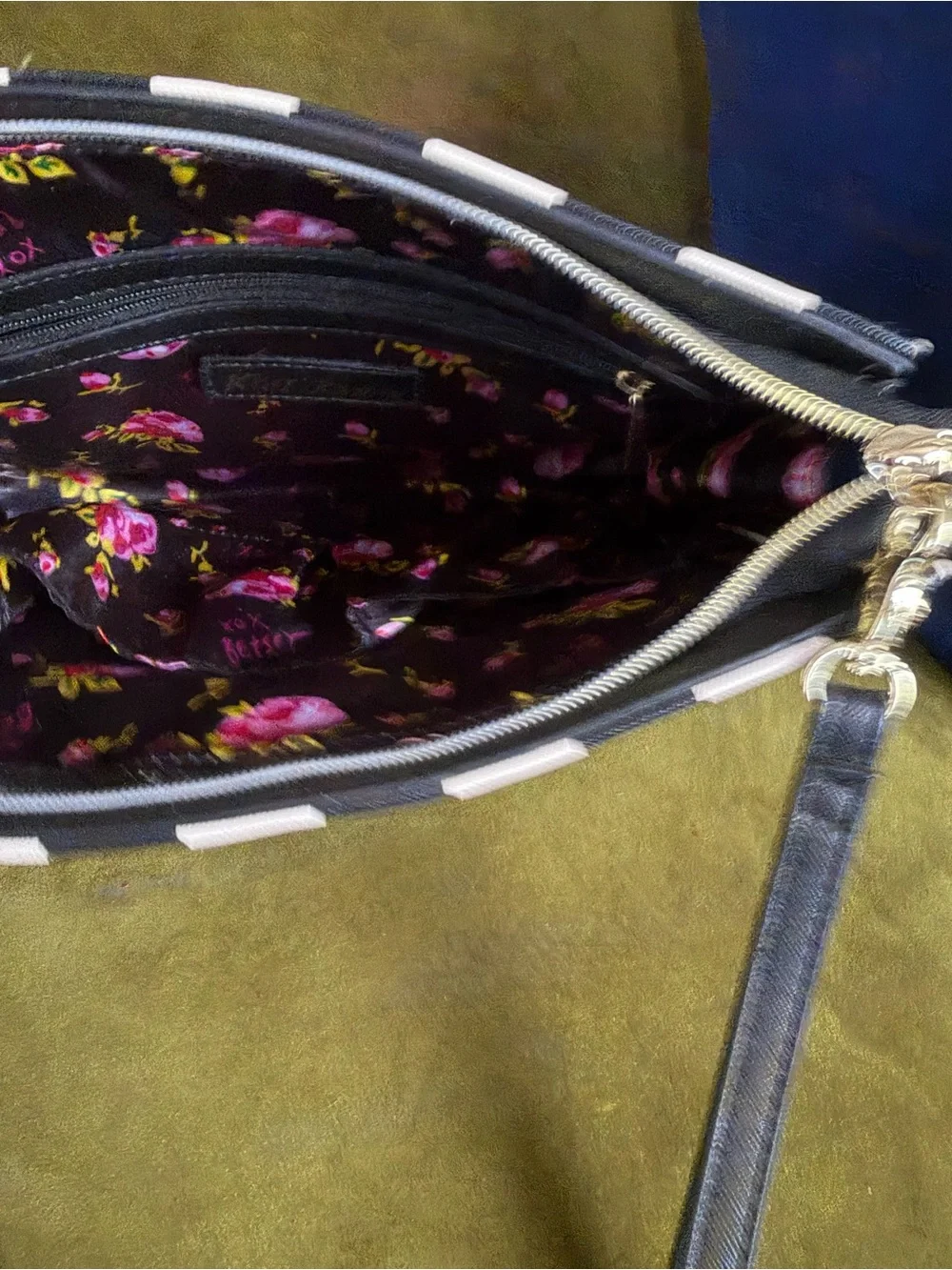 Betsey Johnson bold black